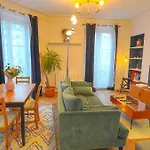 6 Chic Spacious Flat Moulin Rouge