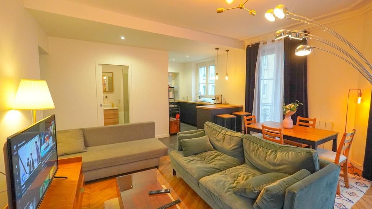 Apartment 6 Chic Spacious Flat Moulin Rouge Paris